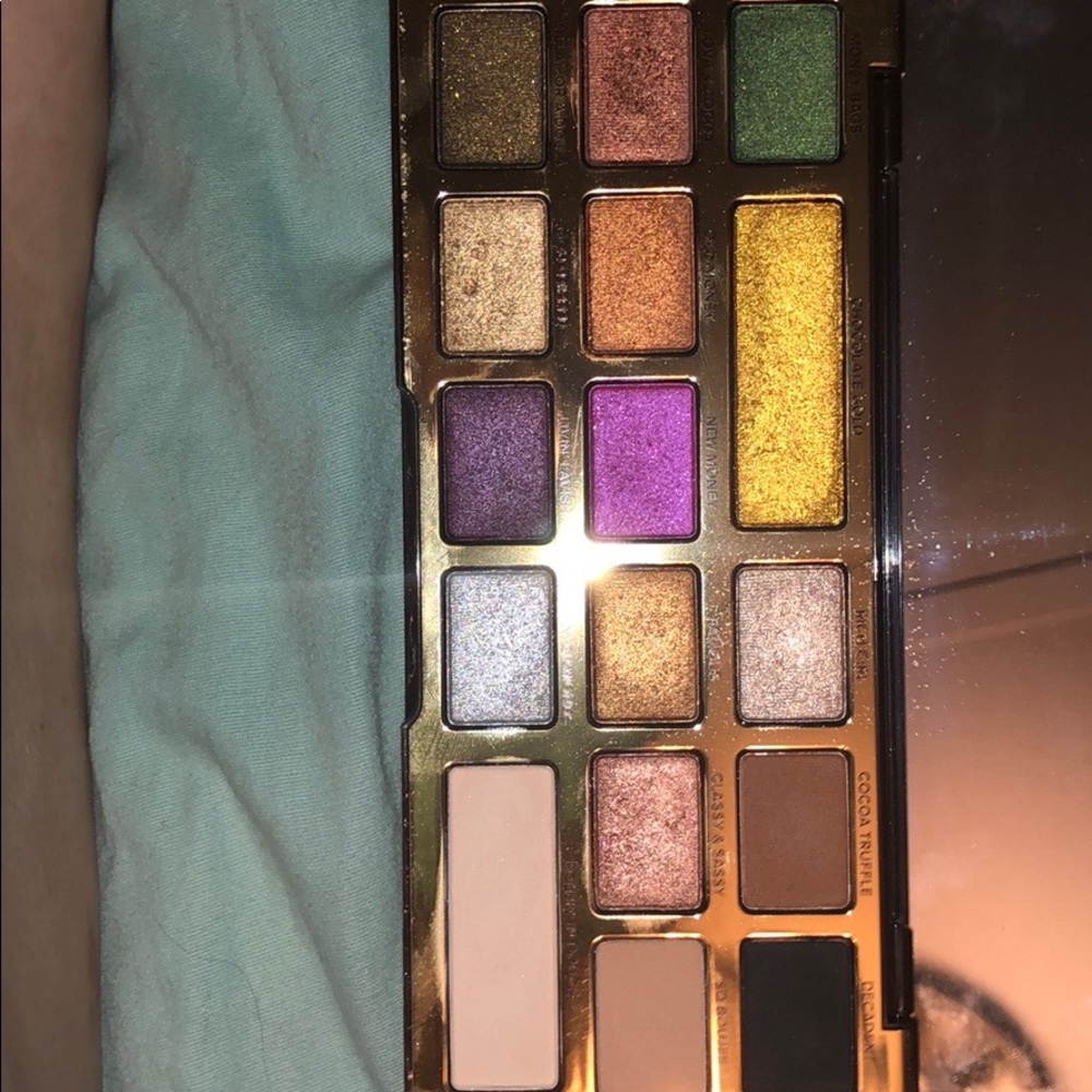 Too faced chocolate good eye shadow palette